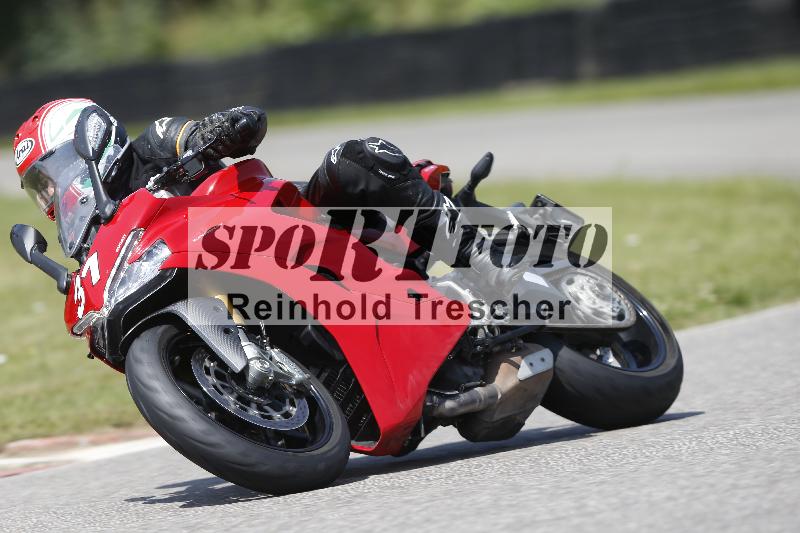 /27 12.06.2025 Ducati Schweiz Trackday Warmup  ADR/gelb-jeaune/31